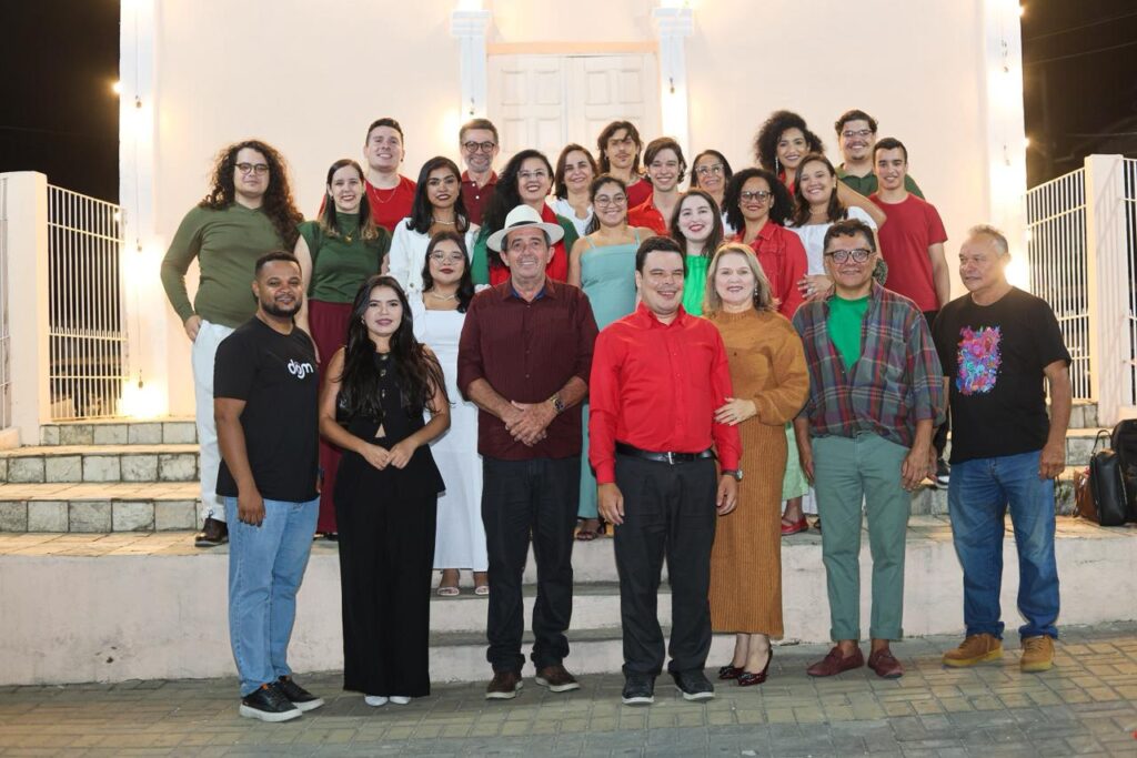 Apresentações culturais marcam noite especial e destacam a força da música em Itatuba